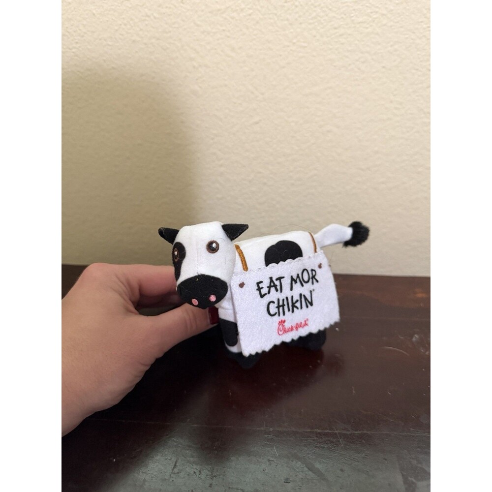 Chick-fil-A Plush Cow Doll Toy Eat Mor Chikin LIMITED EDITION Fast Food 2024